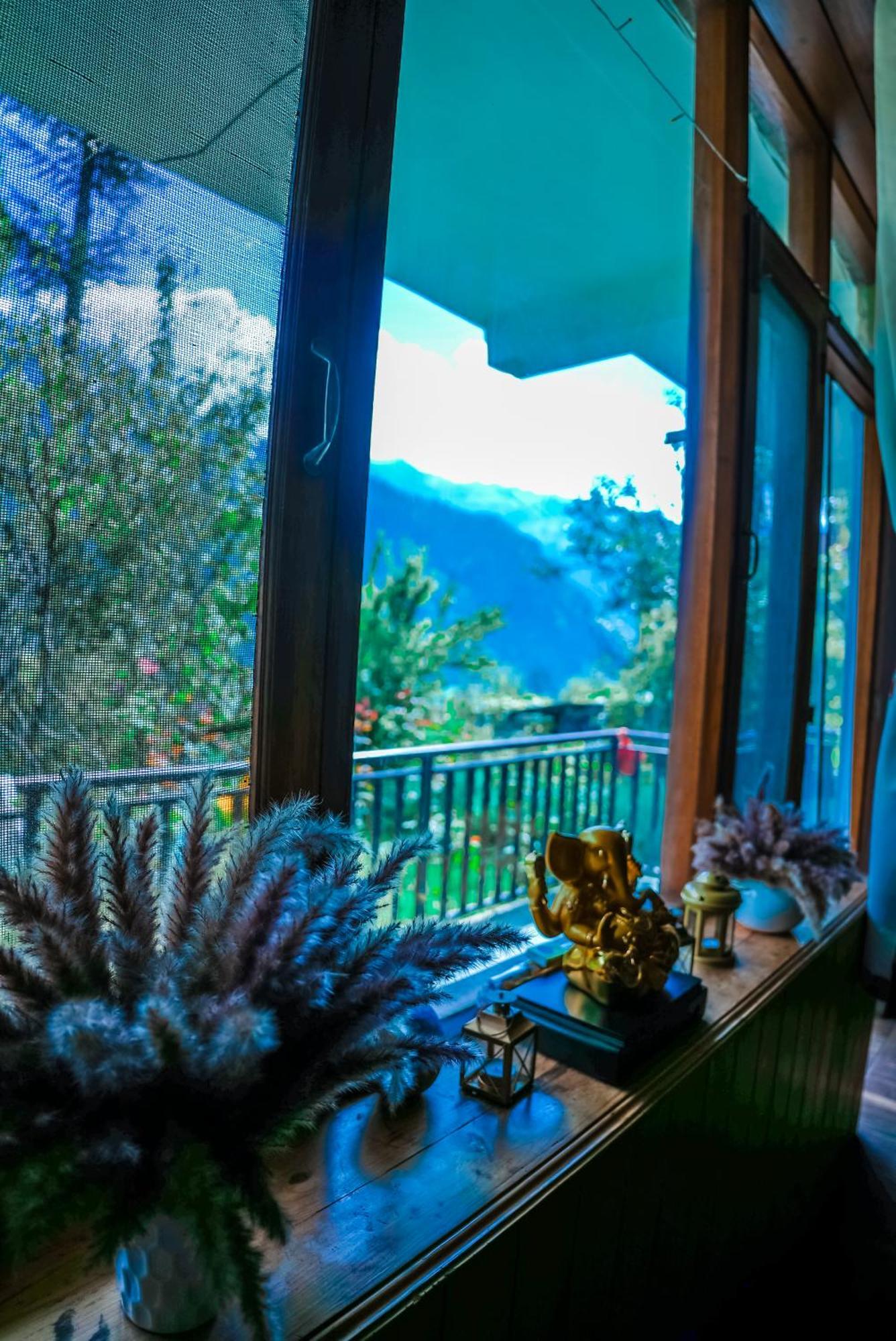 The Manu Emerald # Farmhouse # Top Selling Cottage In Manali # Peaceful Heritage Cozy Stay # Lawn With Bonfire # Most Awarded Εξωτερικό φωτογραφία