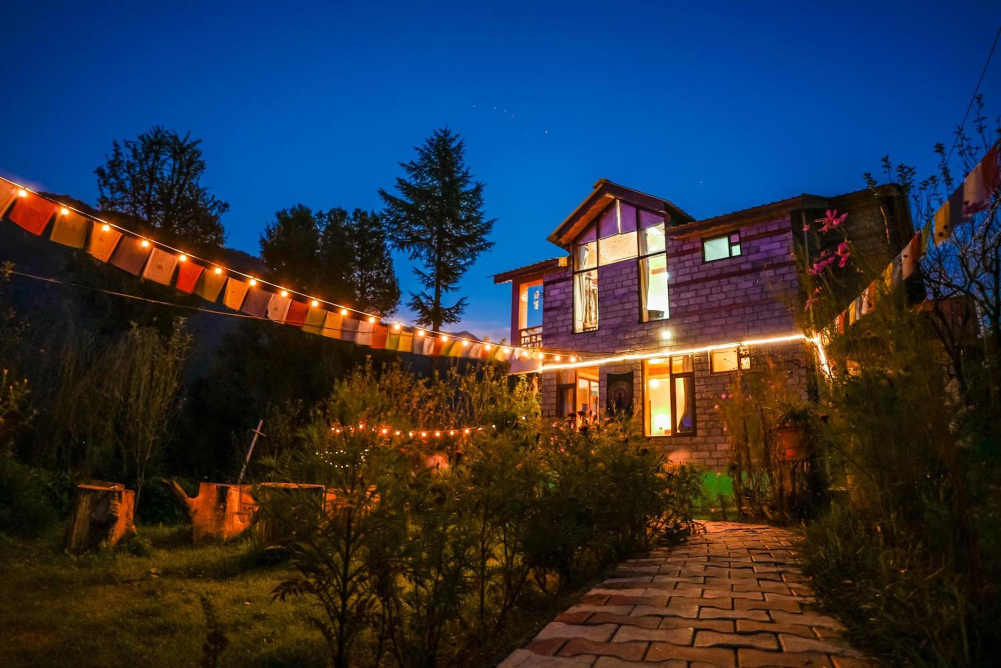 The Manu Emerald # Farmhouse # Top Selling Cottage In Manali # Peaceful Heritage Cozy Stay # Lawn With Bonfire # Most Awarded Εξωτερικό φωτογραφία